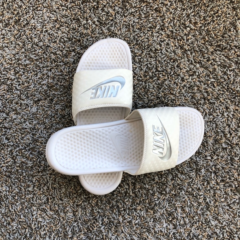 White/Silver Nike Slides! Almost New!